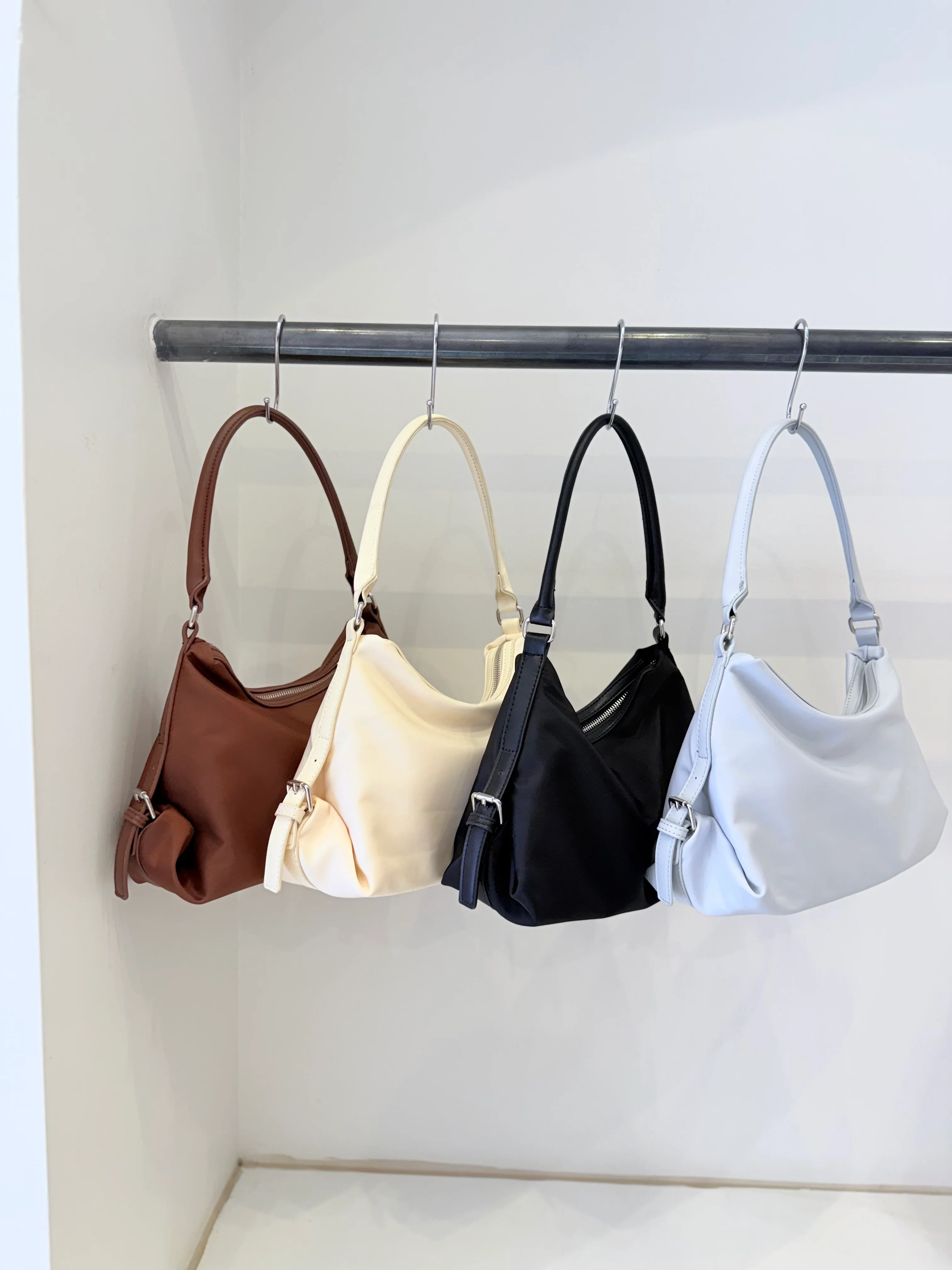HOLD Nylon shoulder bag - Image 14