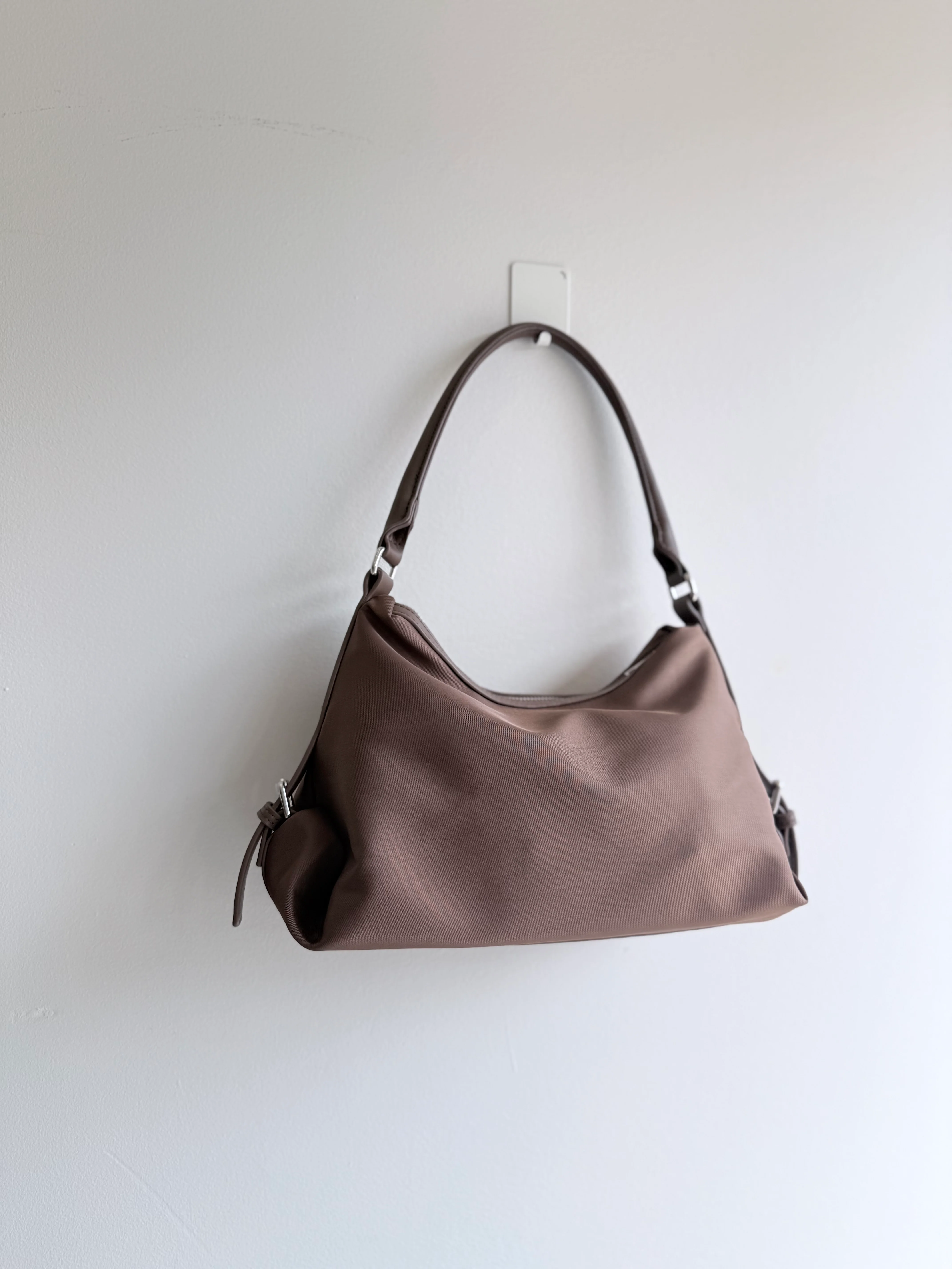 HOLD Nylon shoulder bag - Image 18