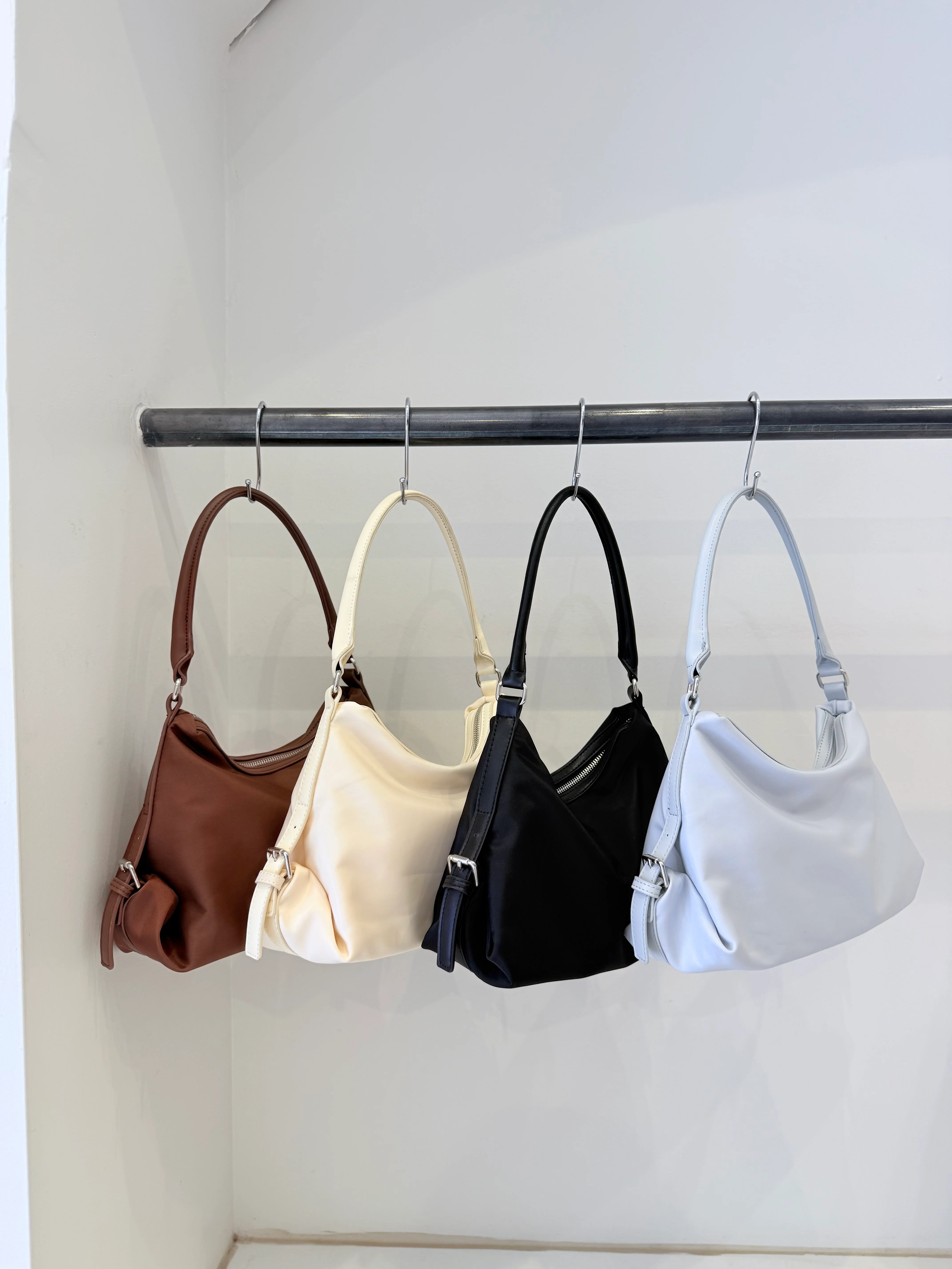 HOLD Nylon shoulder bag - Image 20