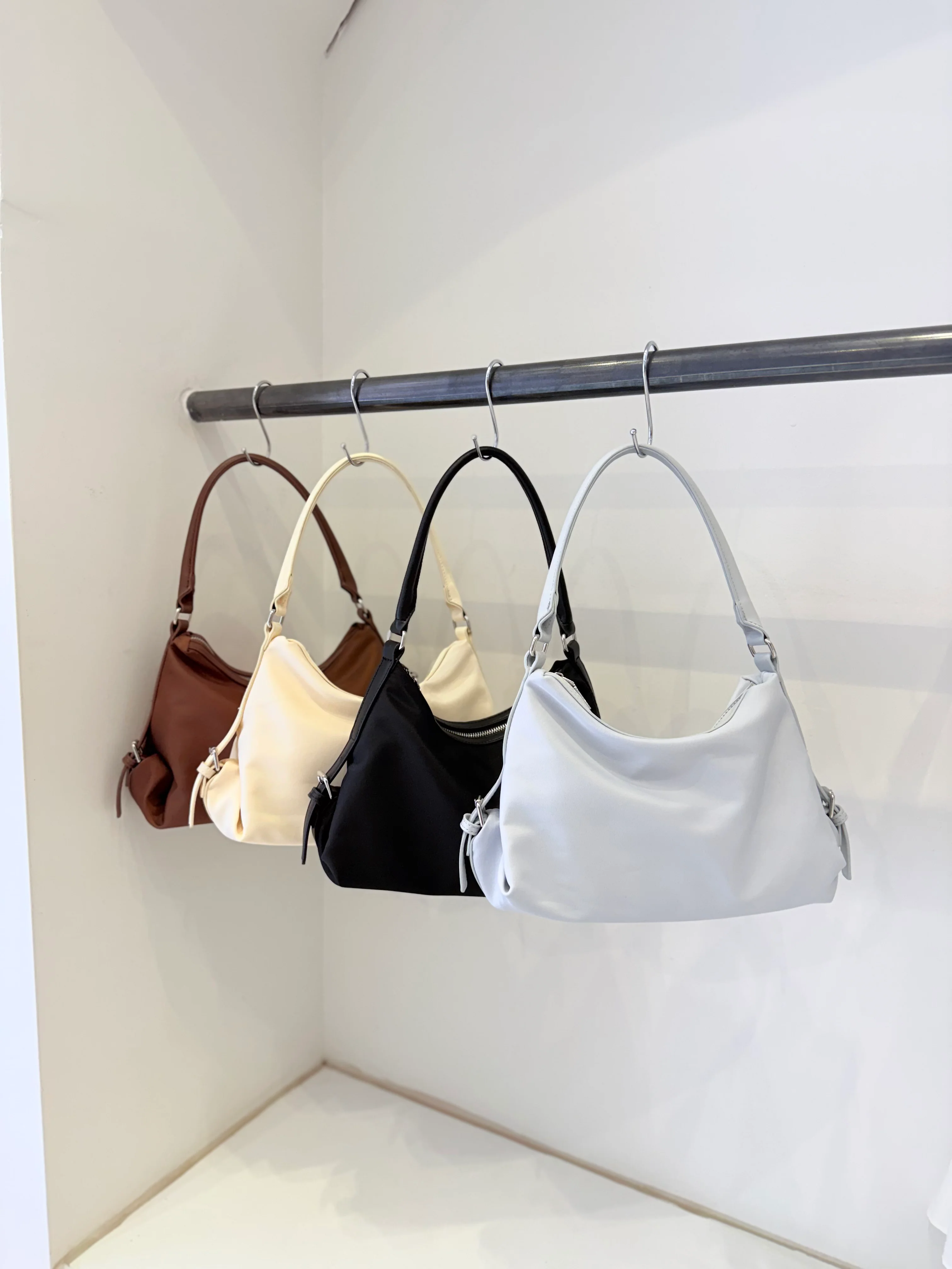 HOLD Nylon shoulder bag - Image 21