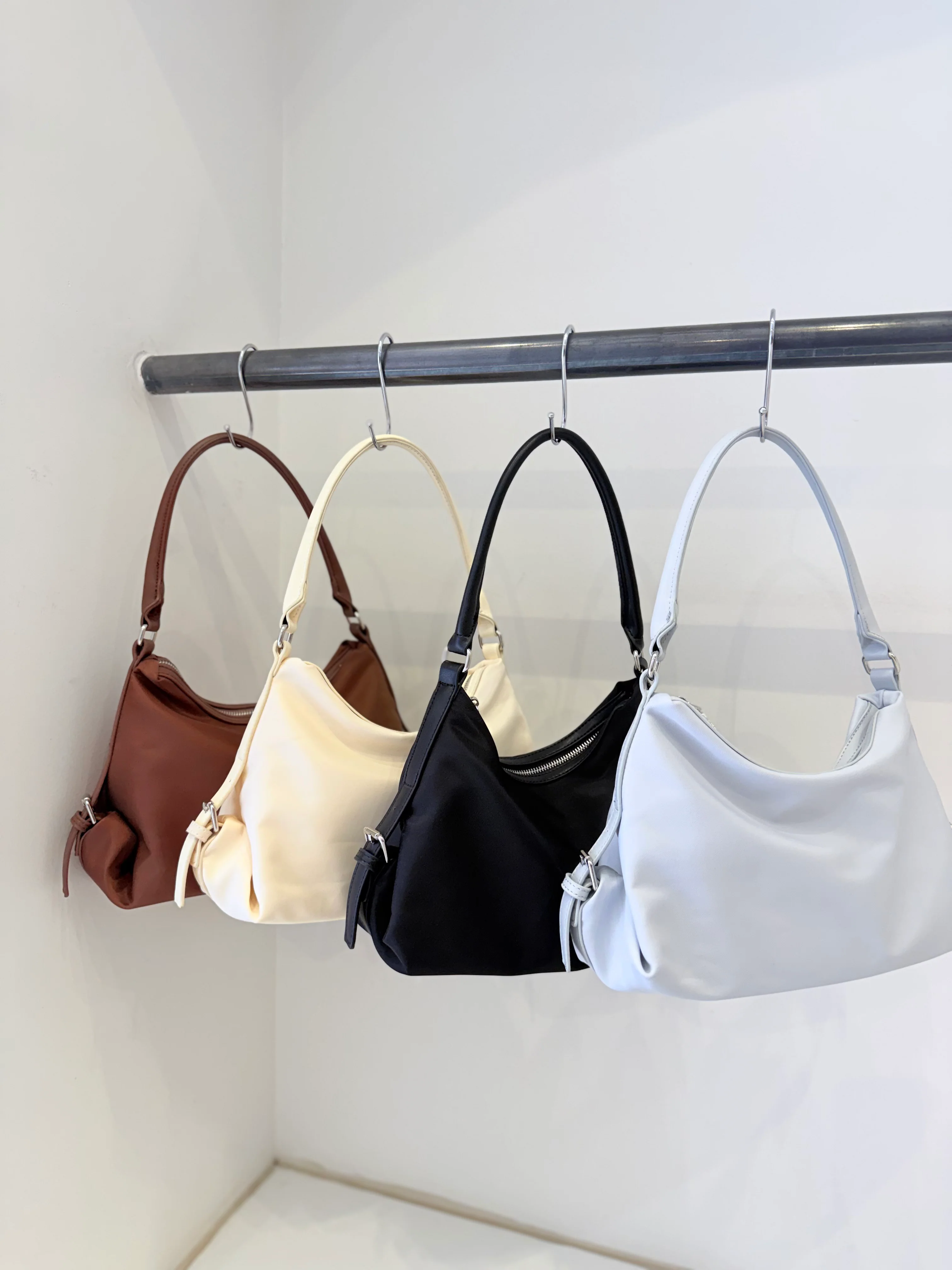 HOLD Nylon shoulder bag - Image 3