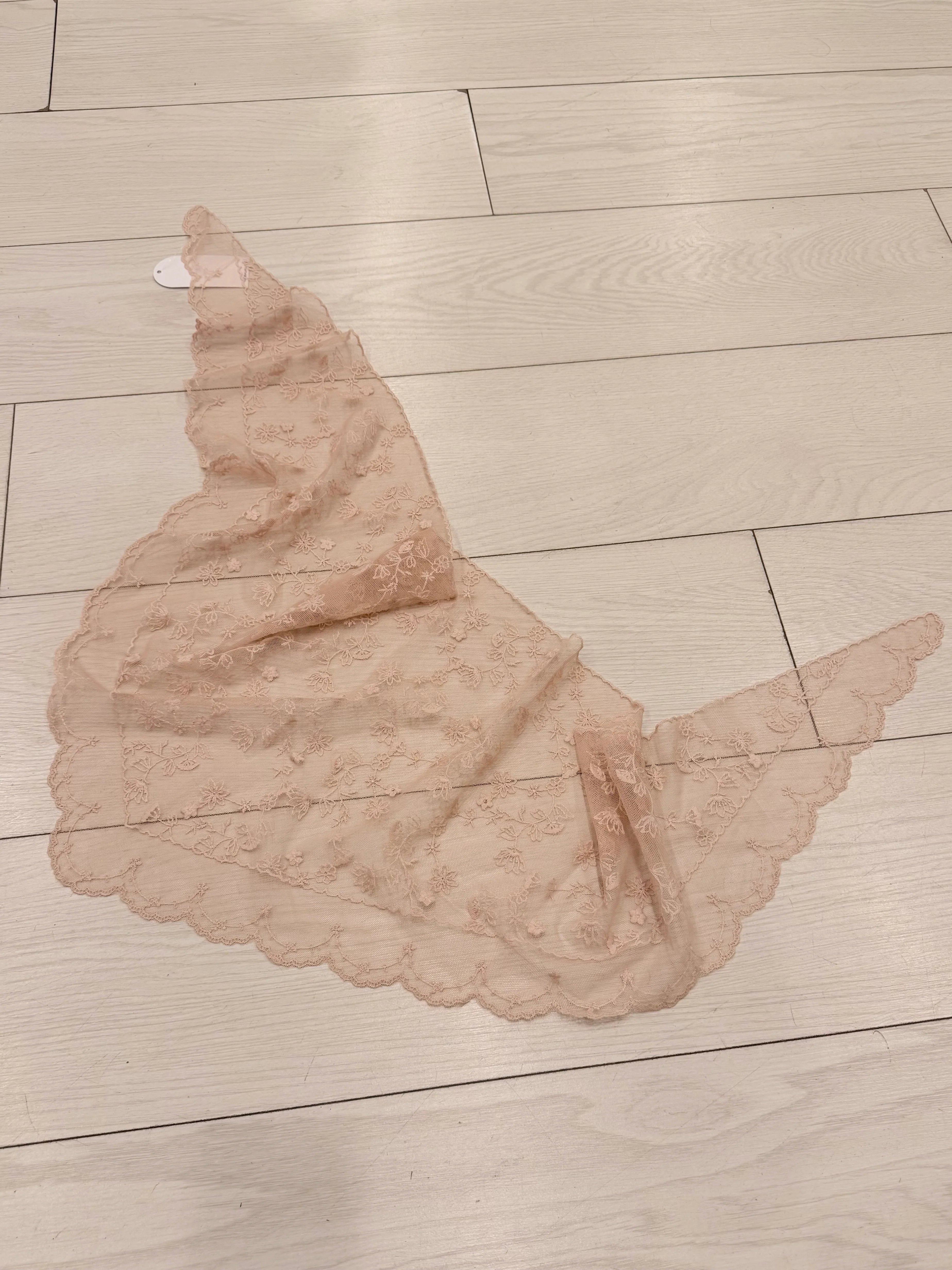 HUE Large triangle scarf - Image 4