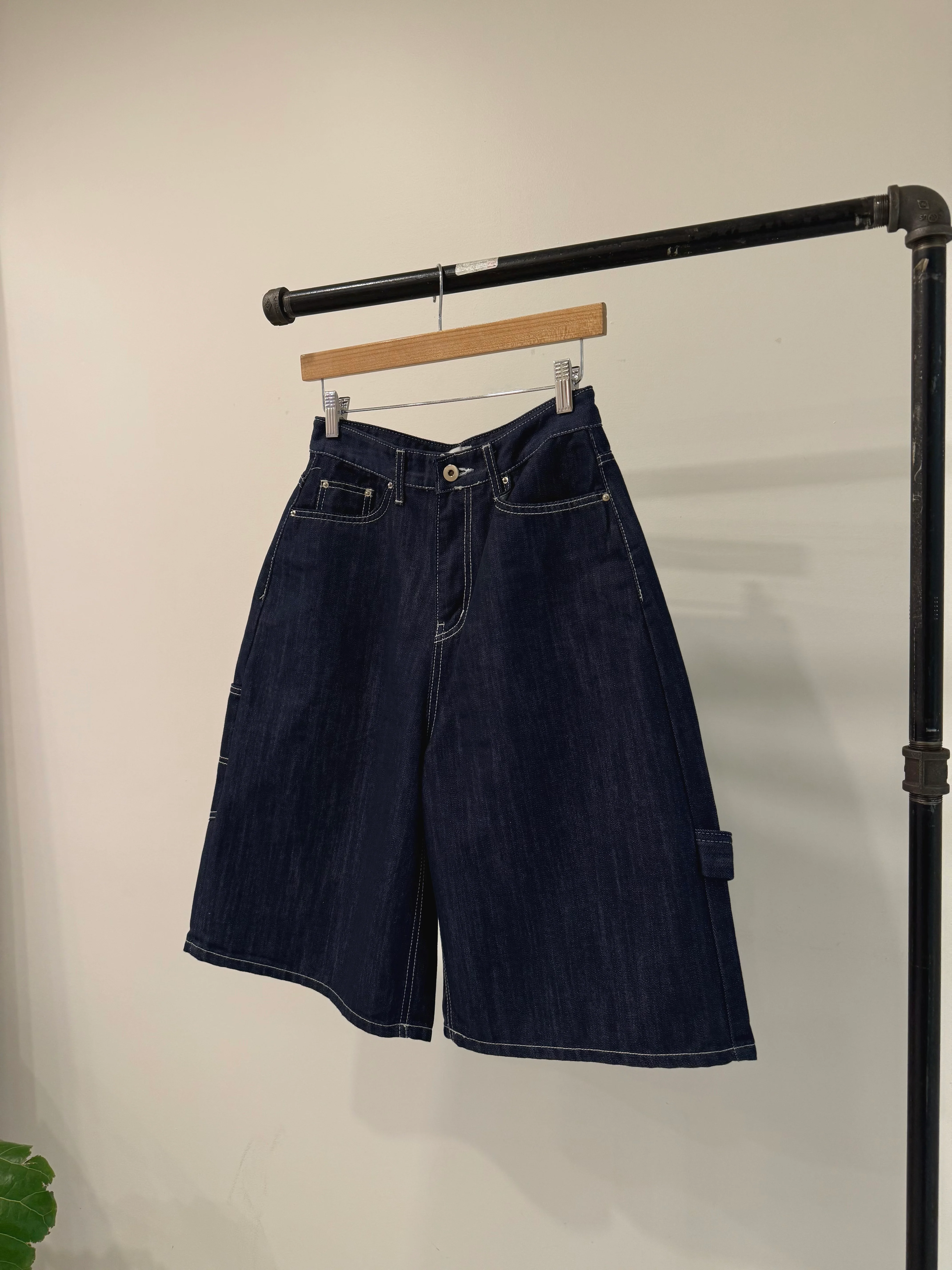 KIVO Baggy Shorts - Image 2