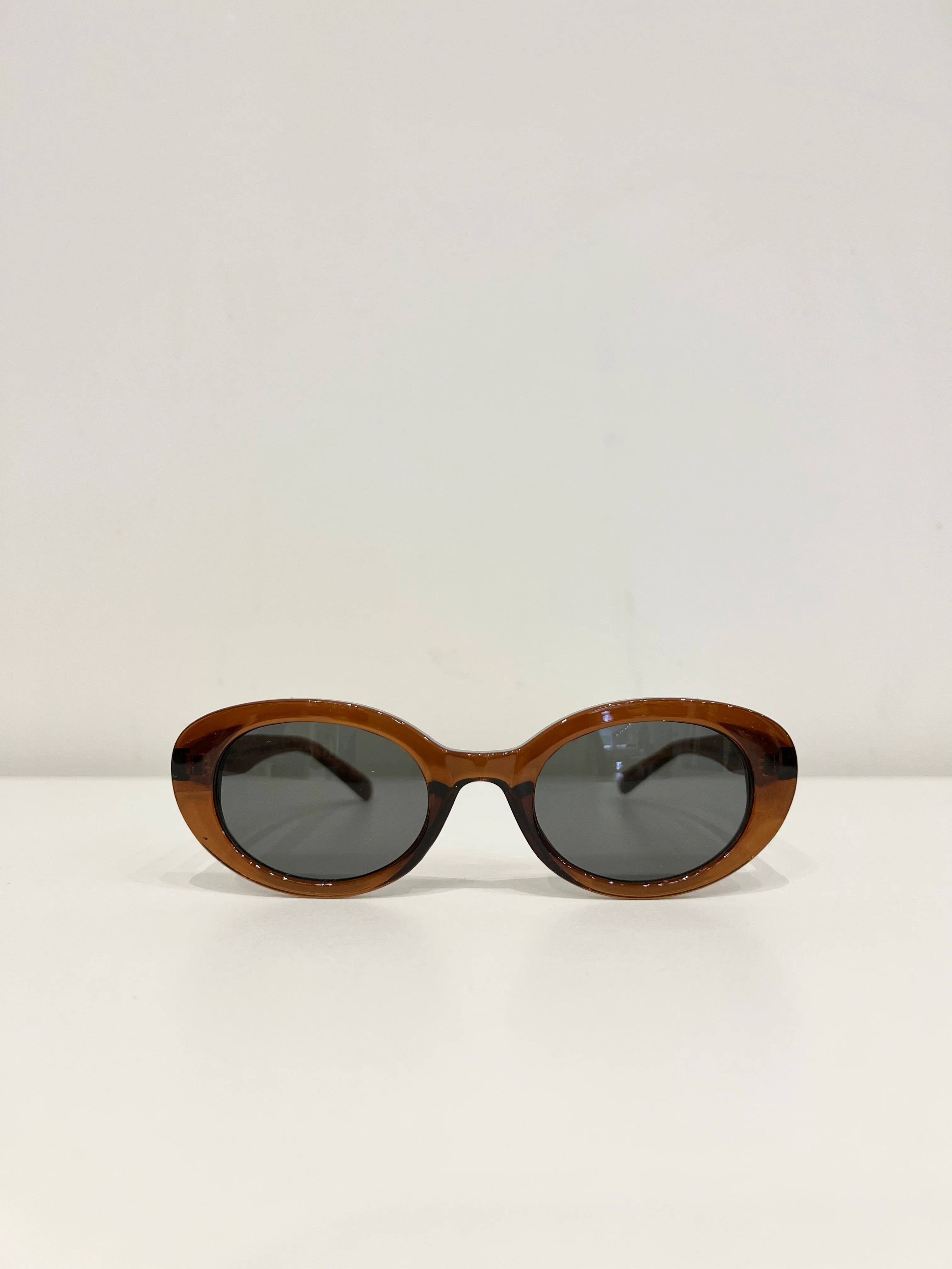MIA Oval sunglasses - Image 9