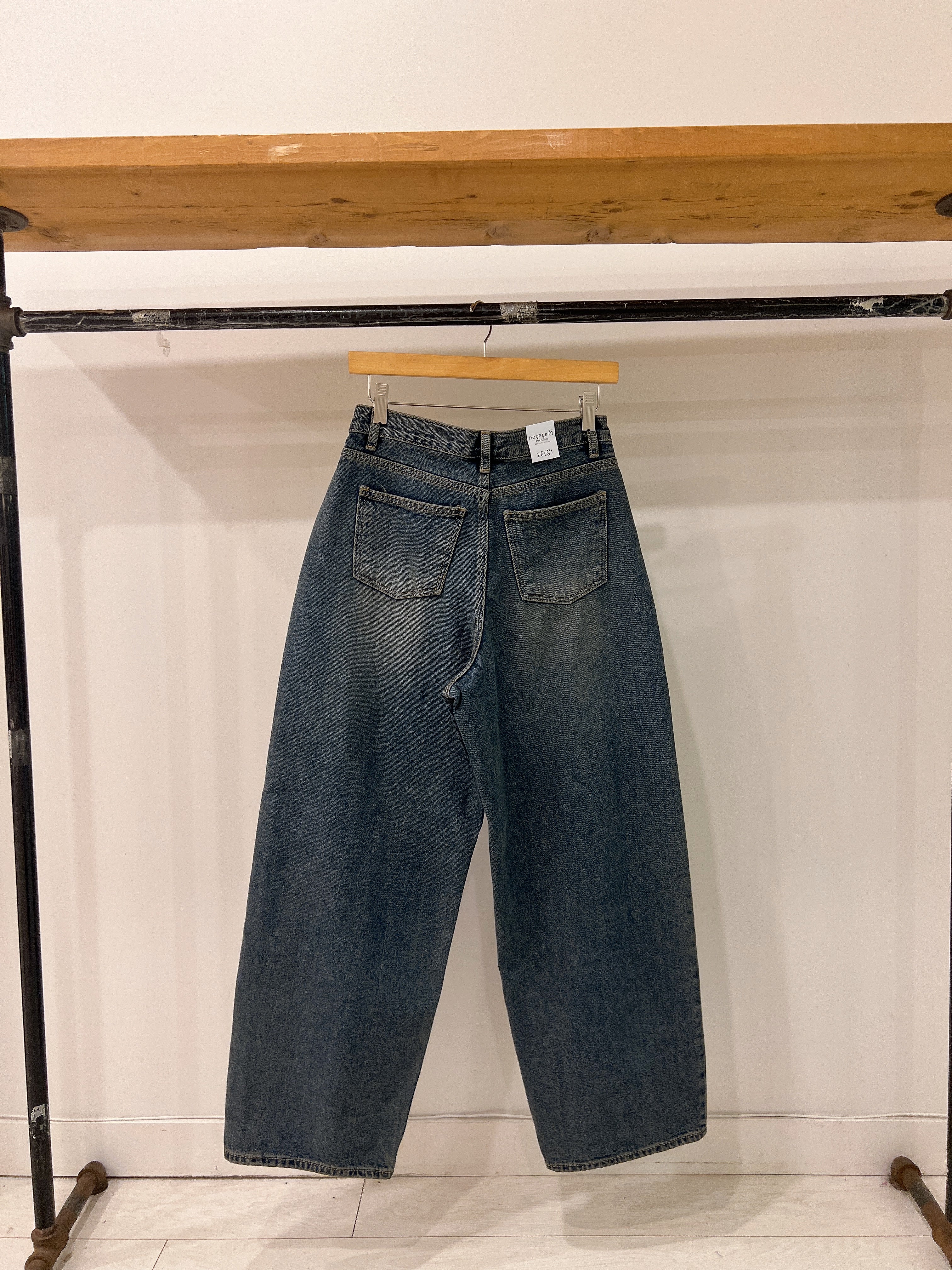 DANGO Wide legged jeans - Image 7