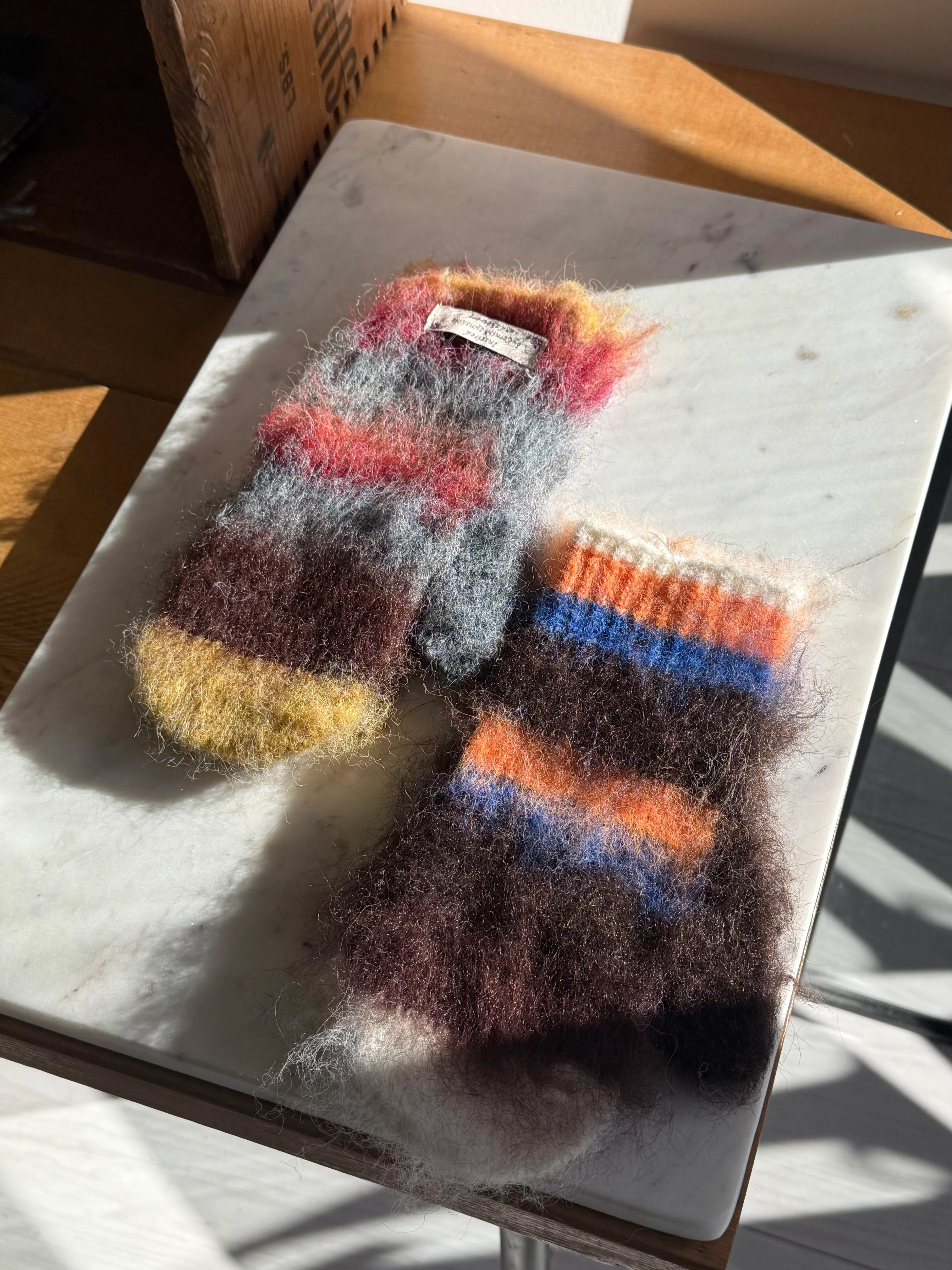GINJA Fuzzy mittens - Image 9