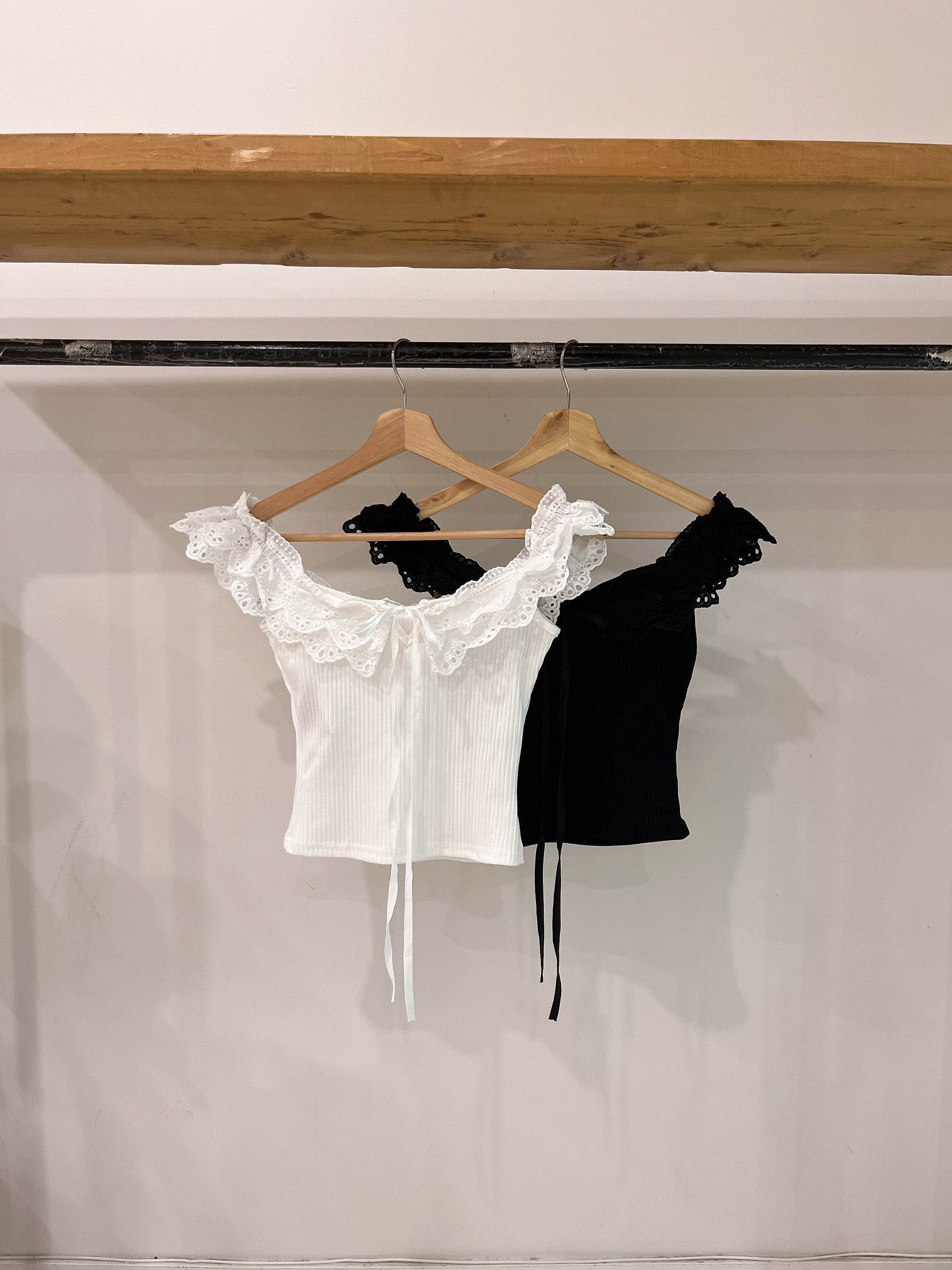 SARA Lace top - Image 2
