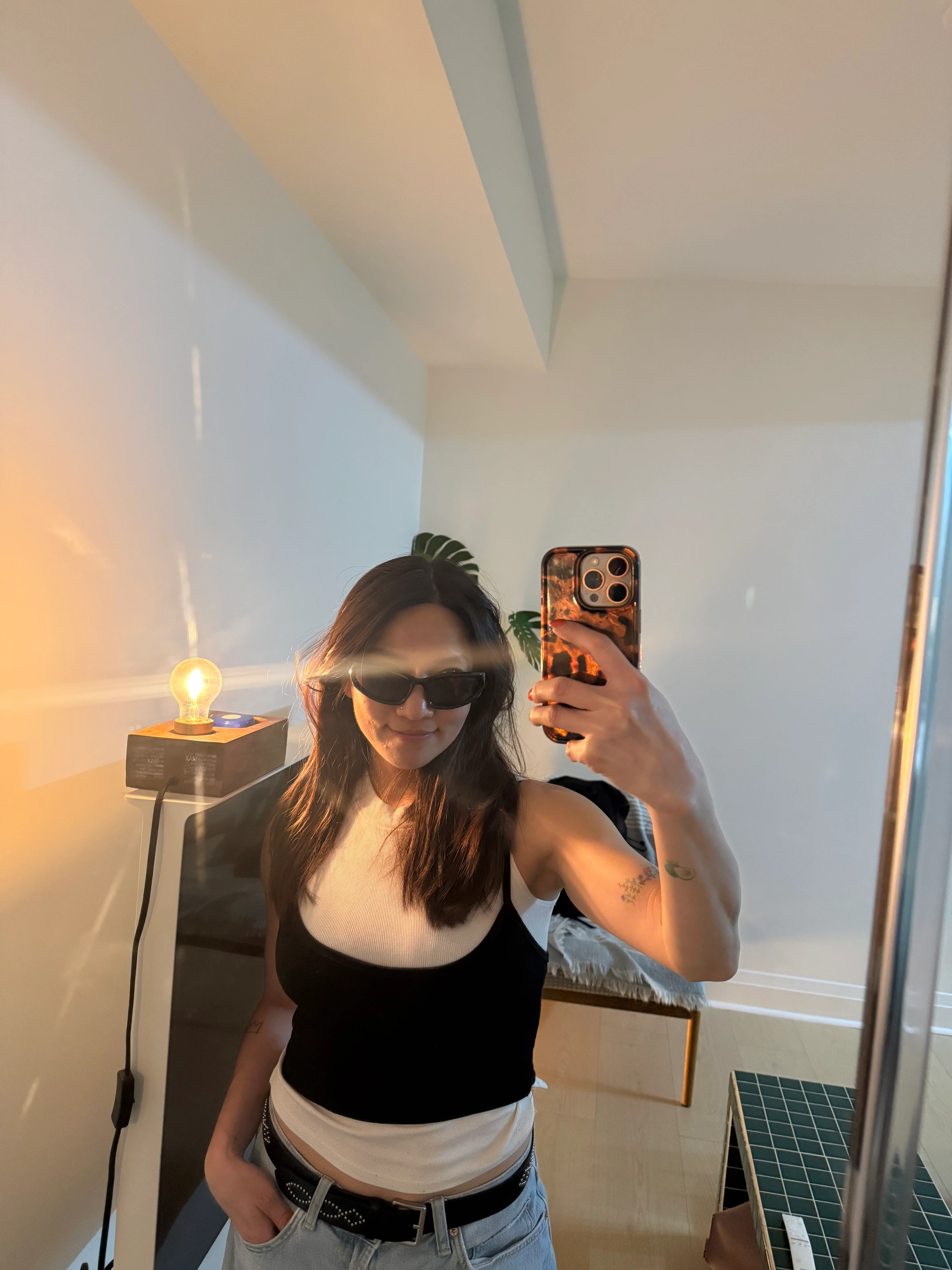 Y2K Oval racer sunnies - Image 3